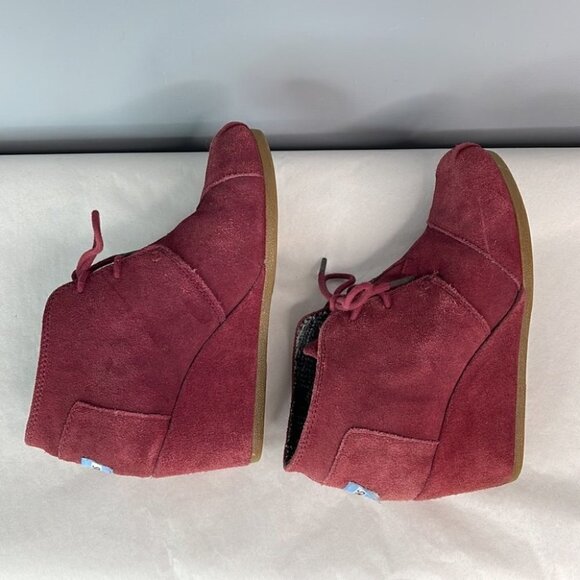 TOMS Suede Desert Wedge Bootie Burgundy Lace-up Vamp Logo Lined Ankle Size 6 - Picture 10 of 13